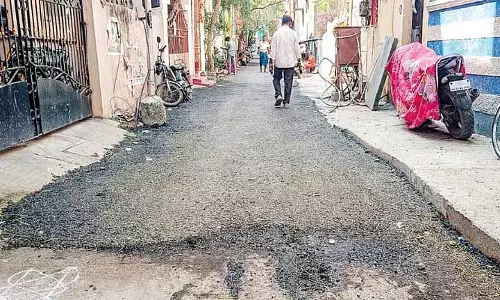 Chennai: वैकुंडपुरम में अधूरी सड़क, खराब रास्ते गाड़ी चलाने वालों के लिए ठीक नहीं Chennai: वैकुंडपुरम में अधूरी सड़क, खराब रास्ते गाड़ी चलाने वालों के लिए ठीक नहीं