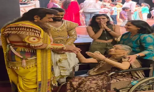 महाभारत के श्रीकृष्ण को देखकर भावुक हुईं बुजुर्ग महिला, नीतीश भारद्वाज ने शेयर किया खास वीडियो महाभारत के श्रीकृष्ण को देखकर भावुक हुईं बुजुर्ग महिला, नीतीश भारद्वाज ने शेयर किया खास वीडियो
