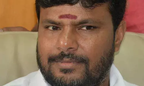 मैं किसानों का समर्थक हूं, हमें इंडस्ट्री की ज़रूरत नहीं है – MLA मैं किसानों का समर्थक हूं, हमें इंडस्ट्री की ज़रूरत नहीं है – MLA