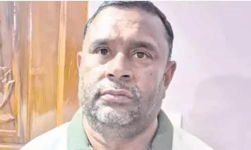 विजिलेंस ने Kalahandi के फॉरेस्टर पर छापे के दौरान भारी संपत्ति का पता लगाया विजिलेंस ने Kalahandi के फॉरेस्टर पर छापे के दौरान भारी संपत्ति का पता लगाया