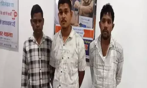4.22 लाख की चोरी का खुलासा, बिर्रा पुलिस ने तीन आरोपियों को किया गिरफ्तार 4.22 लाख की चोरी का खुलासा, बिर्रा पुलिस ने तीन आरोपियों को किया गिरफ्तार
