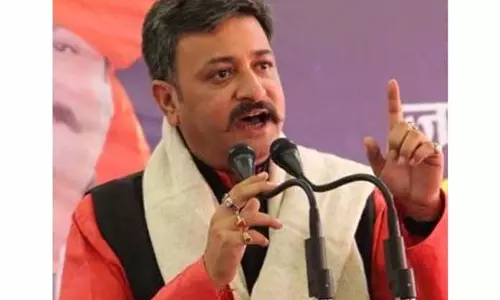 ज़ोरावर ने Satish Sharma पर ‘बेवकूफ़ी भरे’ ड्रग व्यापार के आरोपों की निंदा की ज़ोरावर ने Satish Sharma पर ‘बेवकूफ़ी भरे’ ड्रग व्यापार के आरोपों की निंदा की