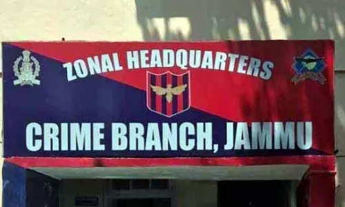 JAMMU: स्पेशल क्राइम विंग ने वीज़ा धोखाधड़ी मामले में तलाशी ली JAMMU: स्पेशल क्राइम विंग ने वीज़ा धोखाधड़ी मामले में तलाशी ली