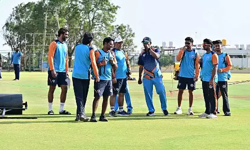 Ranji ट्रॉफी फाइनल: जम्मू और कश्मीर टीम ने प्रैक्टिस की Ranji ट्रॉफी फाइनल: जम्मू और कश्मीर टीम ने प्रैक्टिस की
