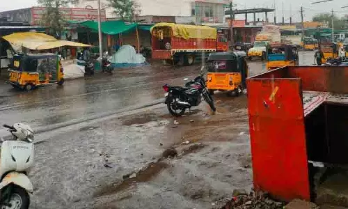 Jainur में भारी बारिश से रबी की फसल बोने वाले किसानों को कुछ राहत मिली Jainur में भारी बारिश से रबी की फसल बोने वाले किसानों को कुछ राहत मिली