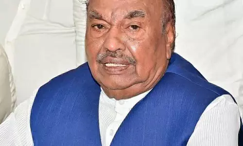 राज्य सरकार अत्याचारों का समर्थन कर रही है: Eshwarappa राज्य सरकार अत्याचारों का समर्थन कर रही है: Eshwarappa