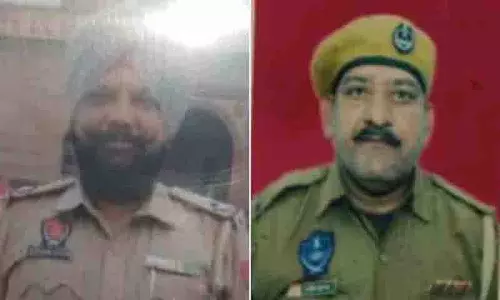 police चौकी पर गोली लगने से दो पुलिसकर्मियों की मौत हो गई police चौकी पर गोली लगने से दो पुलिसकर्मियों की मौत हो गई
