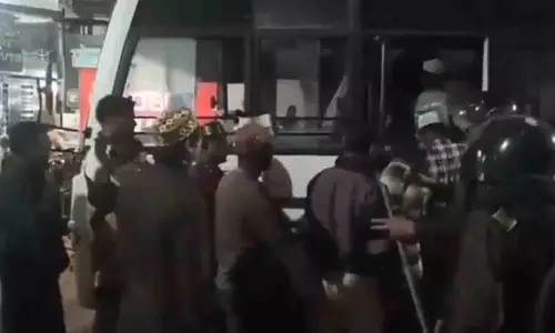 MP: तरावीह के दौरान लाउडस्पीकर विवाद से सांप्रदायिक झड़प MP: तरावीह के दौरान लाउडस्पीकर विवाद से सांप्रदायिक झड़प
