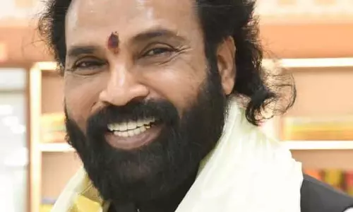 स्वास्थ्य मंत्री को गरीबों की दुर्दशा का पता नहीं: B. Sriramulu स्वास्थ्य मंत्री को गरीबों की दुर्दशा का पता नहीं: B. Sriramulu