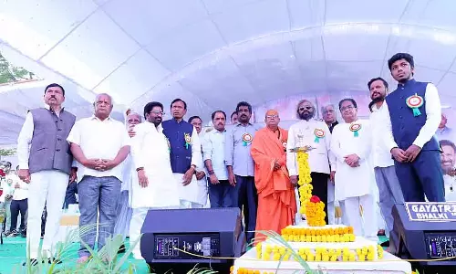 होन्नालीकर सामाजिक और शैक्षणिक सेवा का एक मॉडल हैं: Minister Khandre होन्नालीकर सामाजिक और शैक्षणिक सेवा का एक मॉडल हैं: Minister Khandre