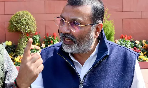 निशिकांत दुबे ने नेहरू और Congress पर निशाना साधा निशिकांत दुबे ने नेहरू और Congress पर निशाना साधा