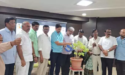 पब्लिक एजुकेशन सिस्टम को बचाना सभी की प्राथमिकता होनी चाहिए: MP पब्लिक एजुकेशन सिस्टम को बचाना सभी की प्राथमिकता होनी चाहिए: MP