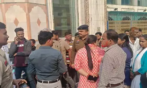 रायपुर के संडे बाजार में अतिक्रमण हटाने निगम-पुलिस की संयुक्त कार्रवाई रायपुर के संडे बाजार में अतिक्रमण हटाने निगम-पुलिस की संयुक्त कार्रवाई