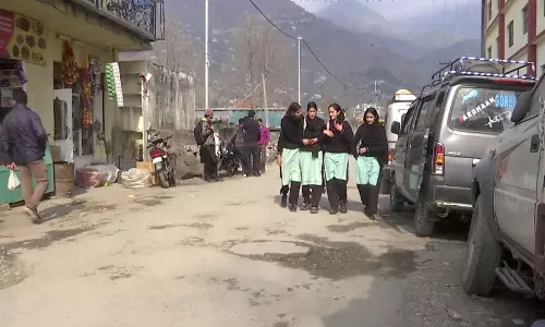 राजौरी के Darhal में नए स्कूल भवन और सड़क परियोजनाओं से विकास हो रहा राजौरी के Darhal में नए स्कूल भवन और सड़क परियोजनाओं से विकास हो रहा