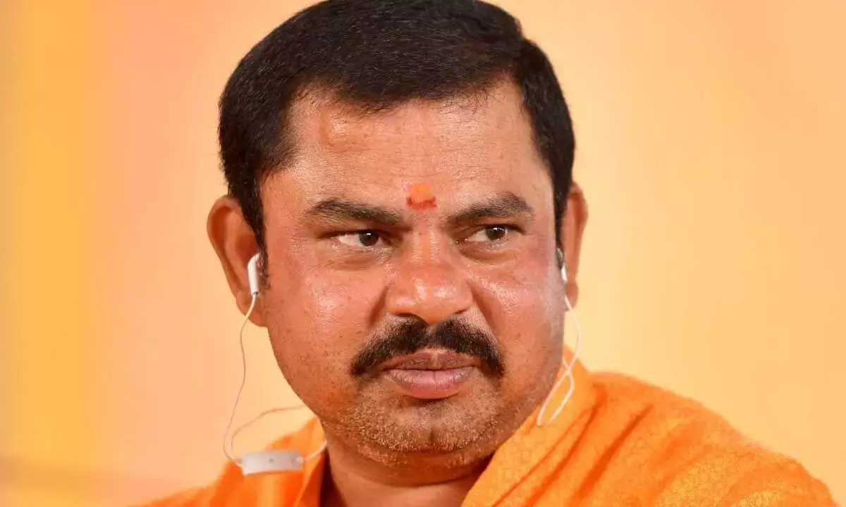 Telangana : राजा सिंह बांसवाड़ा जाते समय गिरफ्तार Telangana : राजा सिंह बांसवाड़ा जाते समय गिरफ्तार