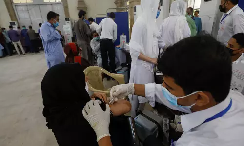 Peshawar में अस्पतालों पर दबाव, जिला चिकित्सा केंद्र प्रभावित