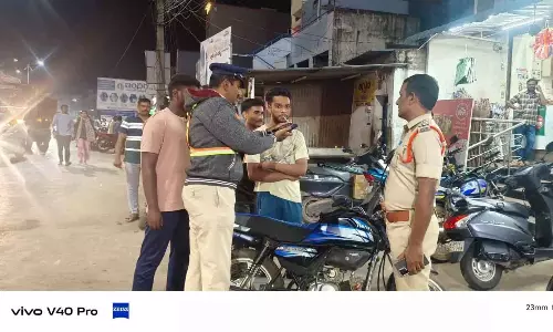 Nellore में पुलिस की बड़ी चेकिंग, 26 बाइक और 2 ऑटो ज़ब्त