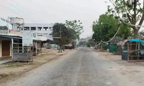 Bhadradri का बोडू गांव अचानक रहस्यमयी हरकत से वीरान पाया गया Bhadradri का बोडू गांव अचानक रहस्यमयी हरकत से वीरान पाया गया