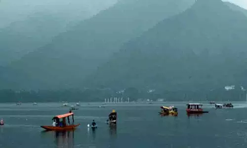 J&K में कश्मीरी पंडितों ने सुरक्षा की मांग की, पोस्टरों में हमले की धमकी J&K में कश्मीरी पंडितों ने सुरक्षा की मांग की, पोस्टरों में हमले की धमकी