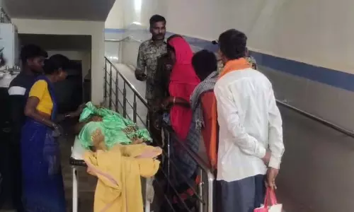 नेशनल हाईवे पर ट्रक की ठोकर से ट्रैक्टर ट्रॉली पलटी, महिला की मौत, 11 घायल नेशनल हाईवे पर ट्रक की ठोकर से ट्रैक्टर ट्रॉली पलटी, महिला की मौत, 11 घायल