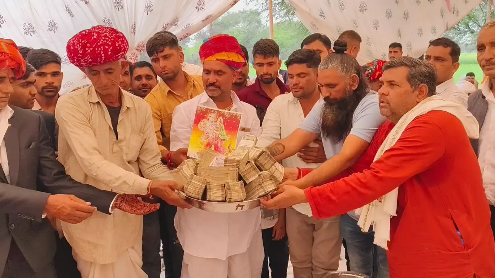Bhilwara: बराणा में भरा गया 82.72 लाख का मायरा Bhilwara: बराणा में भरा गया 82.72 लाख का मायरा