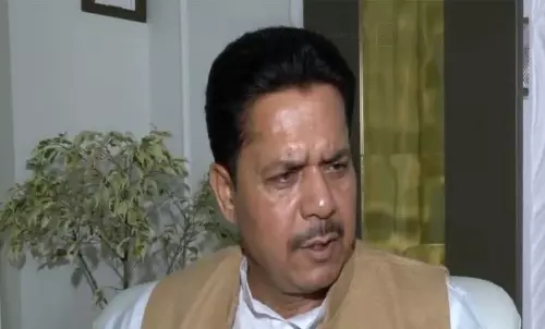 असम BJP में शामिल हुए भूपेन बोराह, कांग्रेस की स्थिति पर टिप्पणी असम BJP में शामिल हुए भूपेन बोराह, कांग्रेस की स्थिति पर टिप्पणी