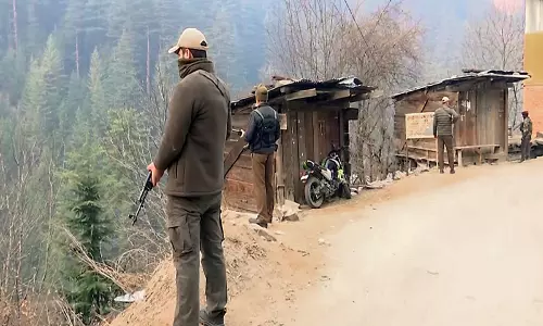Jammu and Kashmir: ऑपरेशन त्राशी-I के तहत किश्तवार जिले में तीसरा आतंकवादी मारा गया Jammu and Kashmir: ऑपरेशन त्राशी-I के तहत किश्तवार जिले में तीसरा आतंकवादी मारा गया