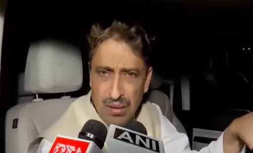 कांग्रेसी मसूद ने PM मोदी पर ट्रंप मुद्दे को लेकर टिप्पणी की कांग्रेसी मसूद ने PM मोदी पर ट्रंप मुद्दे को लेकर टिप्पणी की