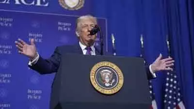 Trump का दावा: 11 जेट मार गिराने के बाद भारत-पाक युद्ध रोका Trump का दावा: 11 जेट मार गिराने के बाद भारत-पाक युद्ध रोका