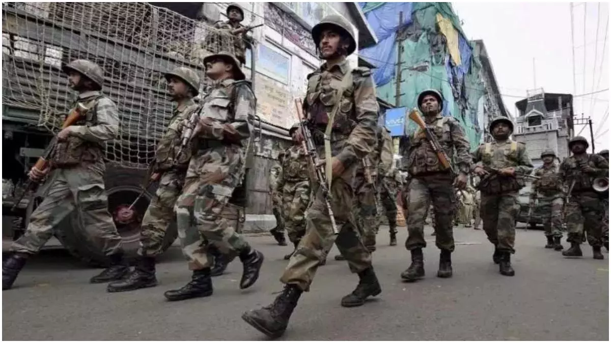 पश्चिम बंगाल विधानसभा चुनाव: एक मार्च से केंद्रीय बलों की होगी तैनाती, 480 कंपनियां आचार संहिता लगने से पहले ही मोर्चा संभालेंगी पश्चिम बंगाल विधानसभा चुनाव: एक मार्च से केंद्रीय बलों की होगी तैनाती, 480 कंपनियां आचार संहिता लगने से पहले ही मोर्चा संभालेंगी