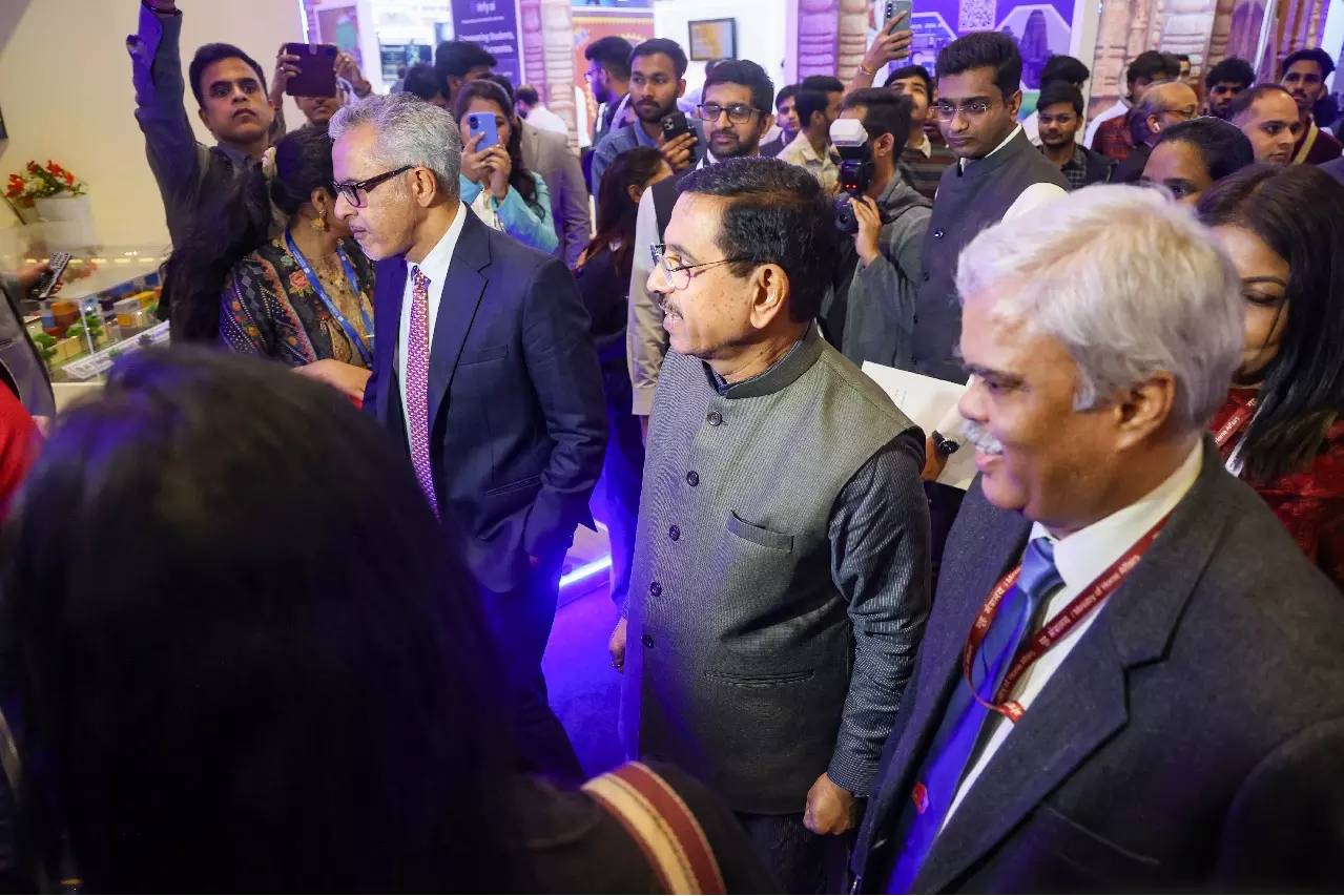 Pralhad Joshi: भारत स्वच्छ ऊर्जा बदलाव को गति देने के लिए प्रतिबद्ध Pralhad Joshi: भारत स्वच्छ ऊर्जा बदलाव को गति देने के लिए प्रतिबद्ध