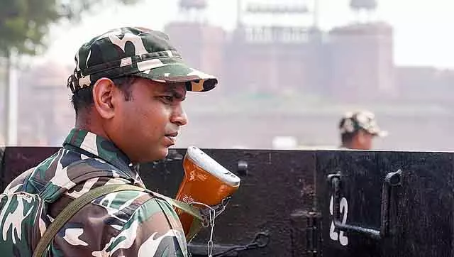 भारत में हमले की साज़िश: पाकिस्तान की ISI बांग्ला से जुड़े 8 लोग गिरफ्तार भारत में हमले की साज़िश: पाकिस्तान की ISI बांग्ला से जुड़े 8 लोग गिरफ्तार