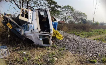 बेहद दर्दनाक सड़क हादसा, मृतक पुलिसकर्मियों की हुई पहचान बेहद दर्दनाक सड़क हादसा, मृतक पुलिसकर्मियों की हुई पहचान