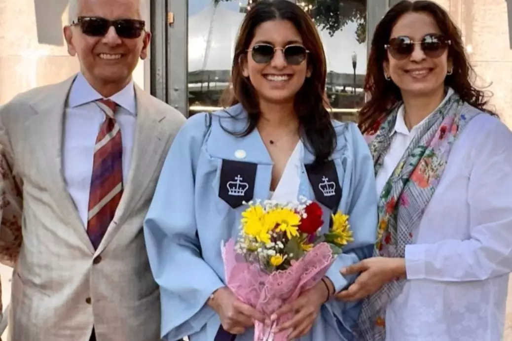 Juhi Chawla ने बेटी जाह्नवी को जन्मदिन की बधाई दी, 1000 पेड़ लगाए Juhi Chawla ने बेटी जाह्नवी को जन्मदिन की बधाई दी, 1000 पेड़ लगाए