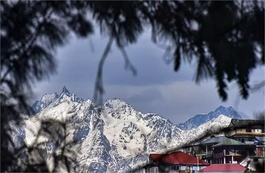 Himachal Weather : इस दिन बारिश और बर्फबारी के आसार Himachal Weather : इस दिन बारिश और बर्फबारी के आसार