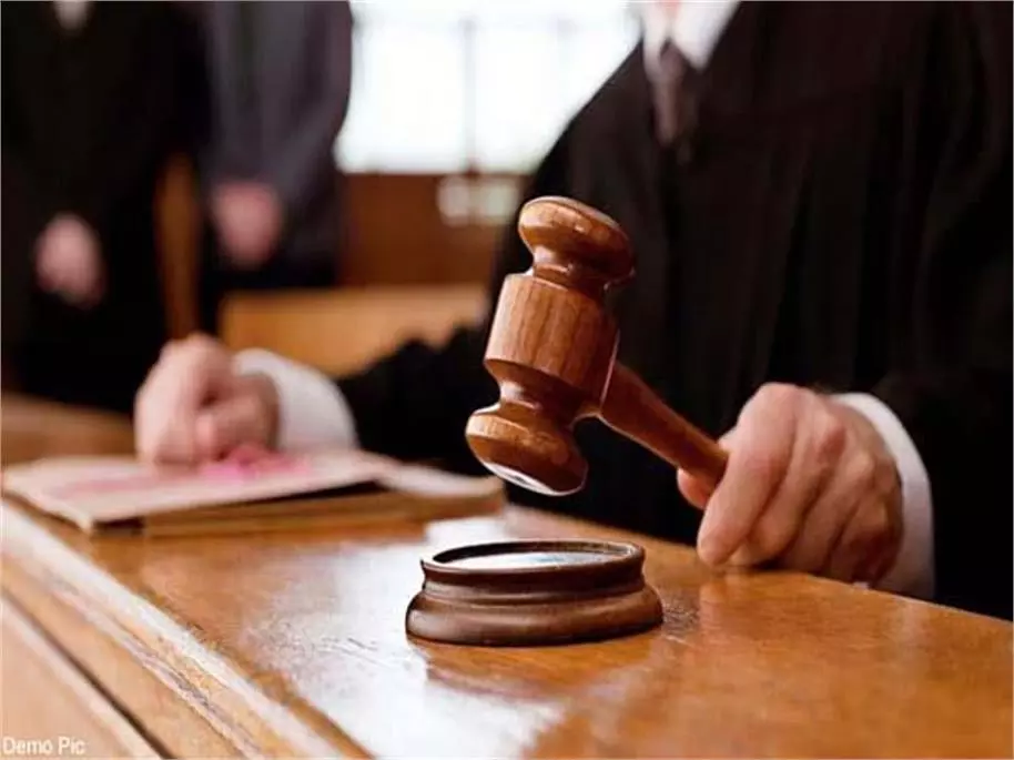 Himachal : चिट्टा तस्कराें पर चला कोर्ट का चाबुक Himachal : चिट्टा तस्कराें पर चला कोर्ट का चाबुक