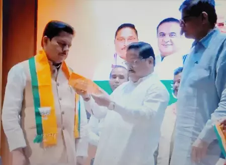 भूपेन बोरा भाजपा में शामिल, कांग्रेस पर देश के सम्मान को चोट पहुंचाने का लगाया आरोप भूपेन बोरा भाजपा में शामिल, कांग्रेस पर देश के सम्मान को चोट पहुंचाने का लगाया आरोप