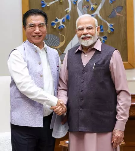 मिजोरम के सीएम लालदुहोमा के जन्मदिन पर प्रधानमंत्री मोदी समेत कई नेताओं ने दीं शुभकामनाएं मिजोरम के सीएम लालदुहोमा के जन्मदिन पर प्रधानमंत्री मोदी समेत कई नेताओं ने दीं शुभकामनाएं