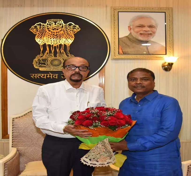 राज्यपाल रमेन डेका से वनमंत्री केदार कश्यप ने की सौजन्य भेंट राज्यपाल रमेन डेका से वनमंत्री केदार कश्यप ने की सौजन्य भेंट