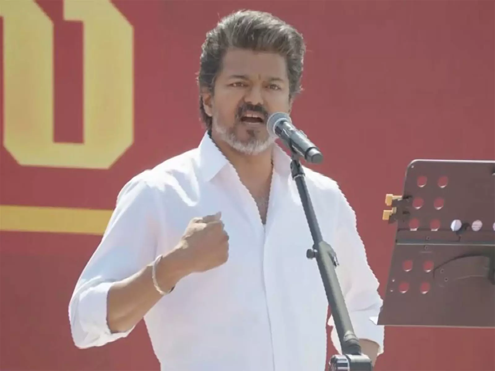 विजय उत्तरी चेन्नई निर्वाचन क्षेत्रों में से एक से चुनाव लड़ेंगे: TVK के आधव अर्जुन विजय उत्तरी चेन्नई निर्वाचन क्षेत्रों में से एक से चुनाव लड़ेंगे: TVK के आधव अर्जुन