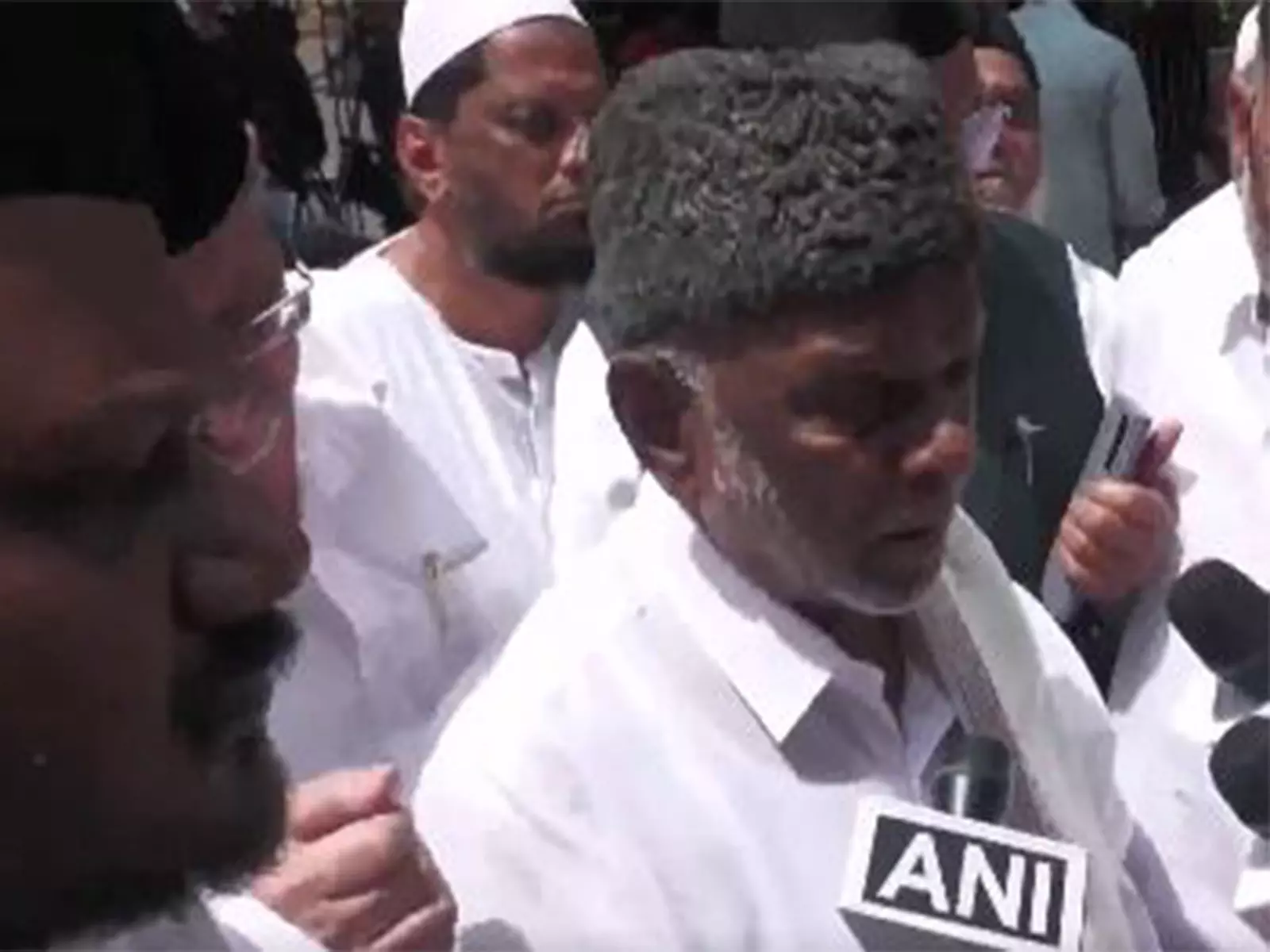 आईयूएमएल ने DMK से आगामी विधानसभा चुनावों में 5 सीटें आवंटित करने का अनुरोध किया आईयूएमएल ने DMK से आगामी विधानसभा चुनावों में 5 सीटें आवंटित करने का अनुरोध किया