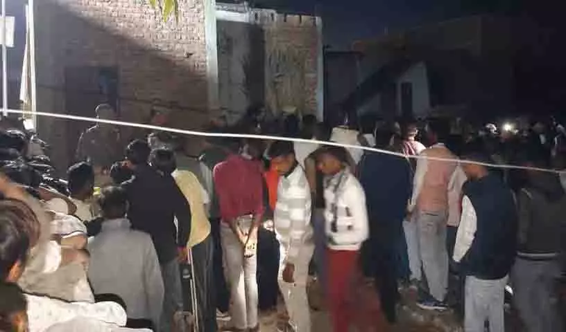 रहस्यमयी मौतें: UP के कासगंज में एक ही परिवार के पांच लोगों की मौत हो गई रहस्यमयी मौतें: UP के कासगंज में एक ही परिवार के पांच लोगों की मौत हो गई