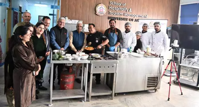 JU में तीन दिन की कुकिंग वर्कशॉप खत्म हुई JU में तीन दिन की कुकिंग वर्कशॉप खत्म हुई