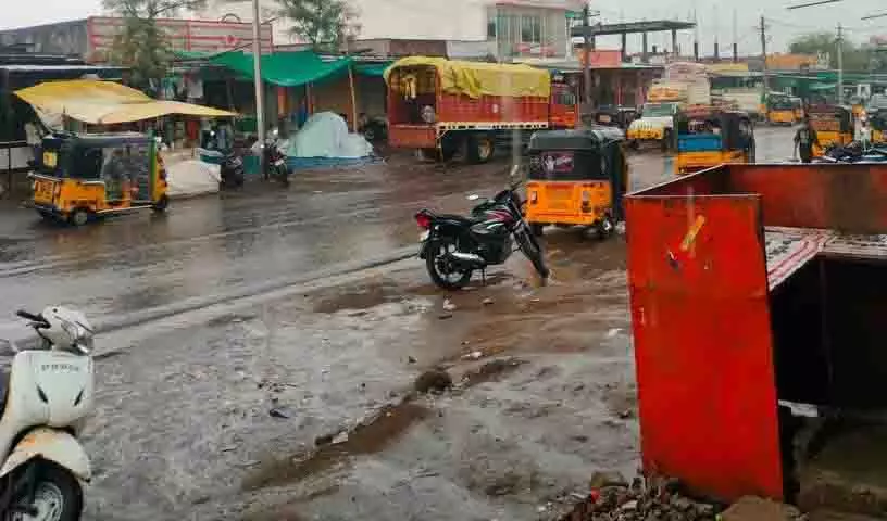 Jainur में भारी बारिश से रबी की फसल बोने वाले किसानों को कुछ राहत मिली Jainur में भारी बारिश से रबी की फसल बोने वाले किसानों को कुछ राहत मिली