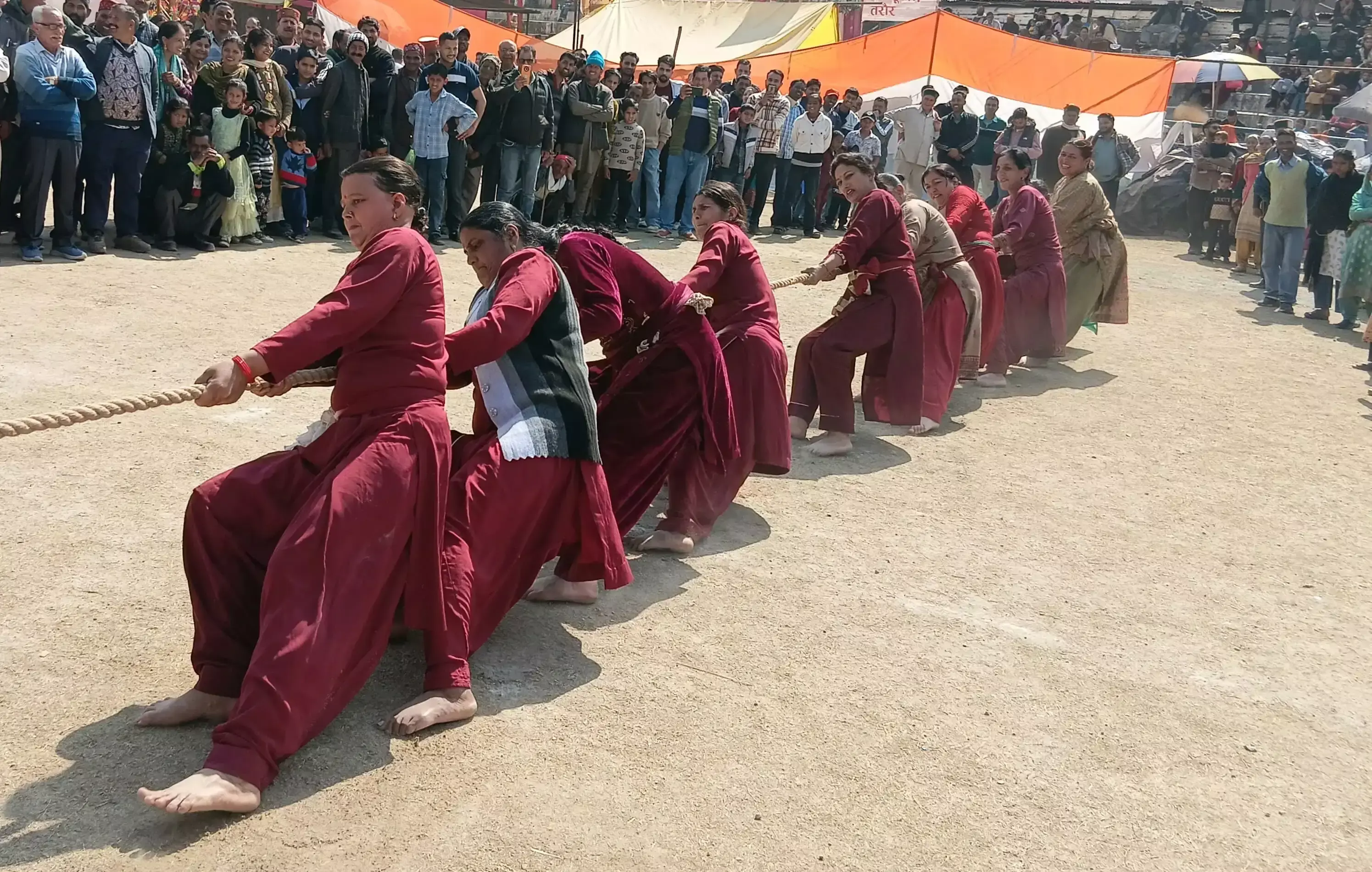 Mandi: महोत्सव में रोमांचक रही रस्साकस्सी प्रतियोगिता Mandi: महोत्सव में रोमांचक रही रस्साकस्सी प्रतियोगिता