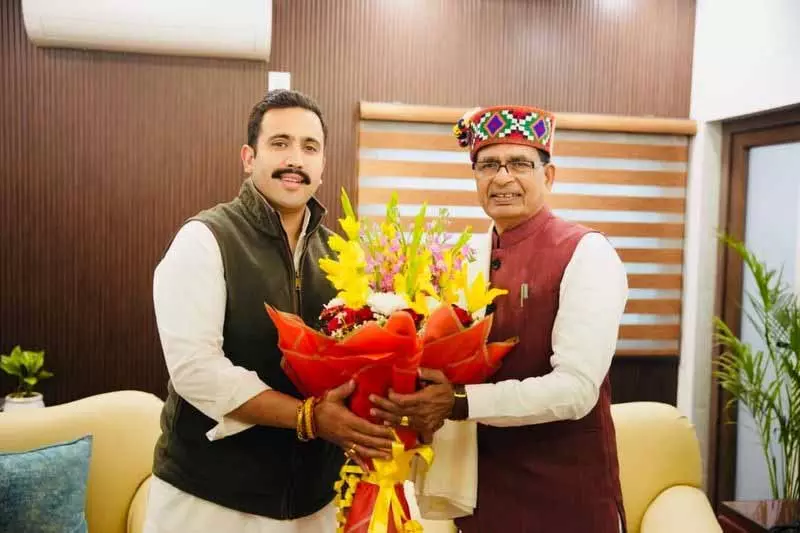 Vikramaditya ने डोडरा क्वार सड़कों के लिए छूट और अतिरिक्त वित्तीय सहायता मांगी Vikramaditya ने डोडरा क्वार सड़कों के लिए छूट और अतिरिक्त वित्तीय सहायता मांगी