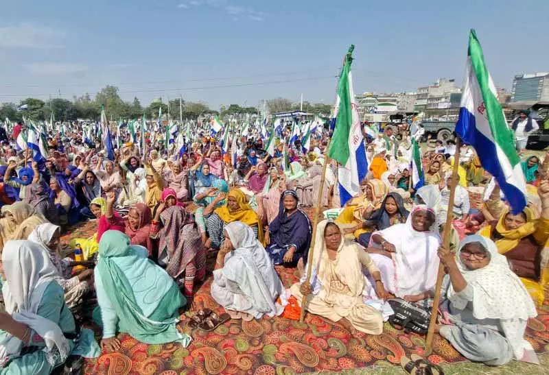 Amritsar: मारे गए किसान को दूसरी पुण्यतिथि पर श्रद्धांजलि दी गई Amritsar: मारे गए किसान को दूसरी पुण्यतिथि पर श्रद्धांजलि दी गई