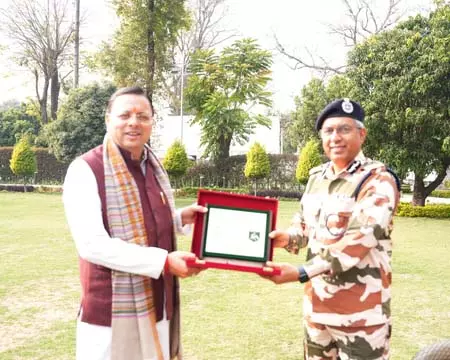 मुख्यमंत्री पुष्कर सिंह धामी से मिले ITBP DG, सीमांत क्षेत्रों के विकास और सुरक्षा समन्वय पर फोकस मुख्यमंत्री पुष्कर सिंह धामी से मिले ITBP DG, सीमांत क्षेत्रों के विकास और सुरक्षा समन्वय पर फोकस