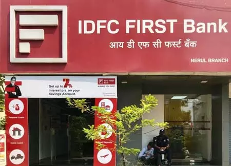 सरकार ने धोखाधड़ी के बाद आईडीएफसी फर्स्ट बैंक और AU स्मॉल फाइनेंस बैंक को किया डि-एम्पैनल सरकार ने धोखाधड़ी के बाद आईडीएफसी फर्स्ट बैंक और AU स्मॉल फाइनेंस बैंक को किया डि-एम्पैनल