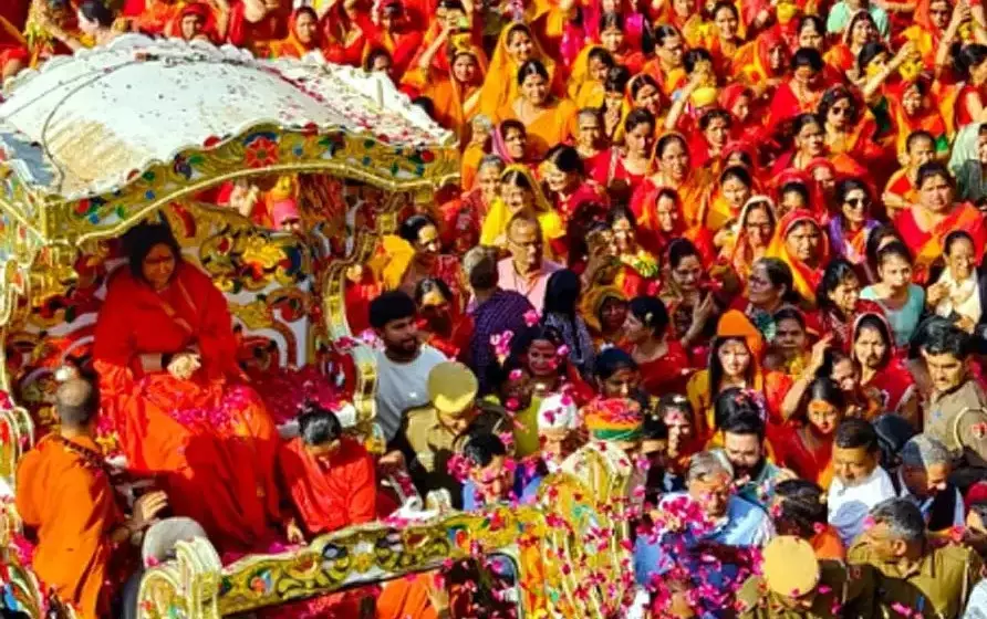 Bikaner: धार्मिक अनुष्ठान में उमड़ा जनसैलाब, जुटे हजारों श्रद्धालु Bikaner: धार्मिक अनुष्ठान में उमड़ा जनसैलाब, जुटे हजारों श्रद्धालु